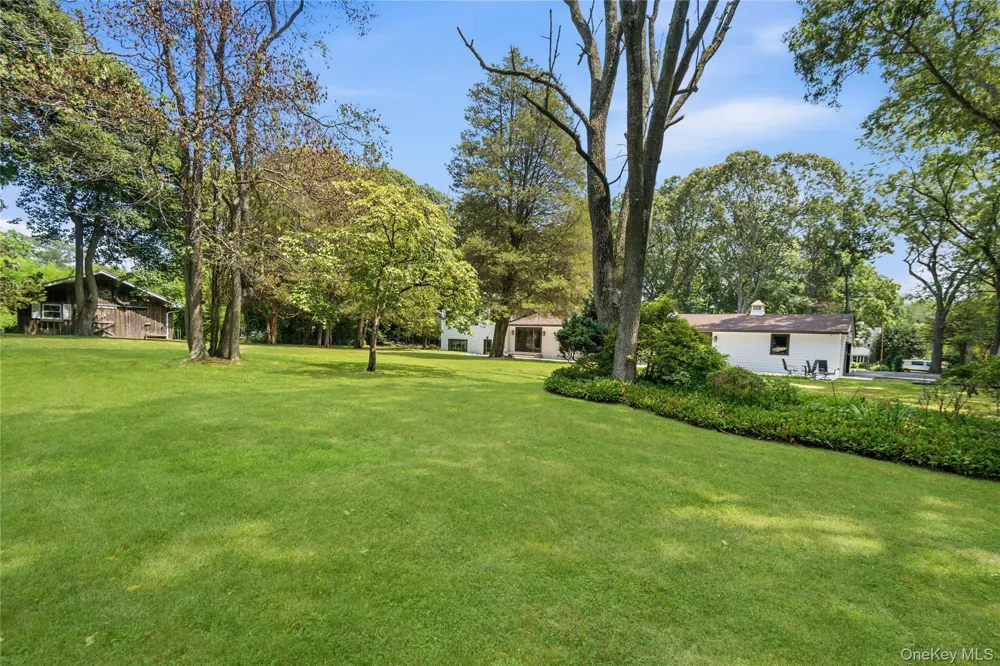 31 Saw Mill Road Cold Spring Harbor, NY 11724