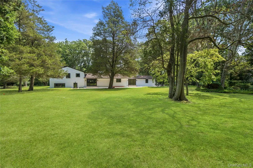 31 Saw Mill Road Cold Spring Harbor, NY 11724