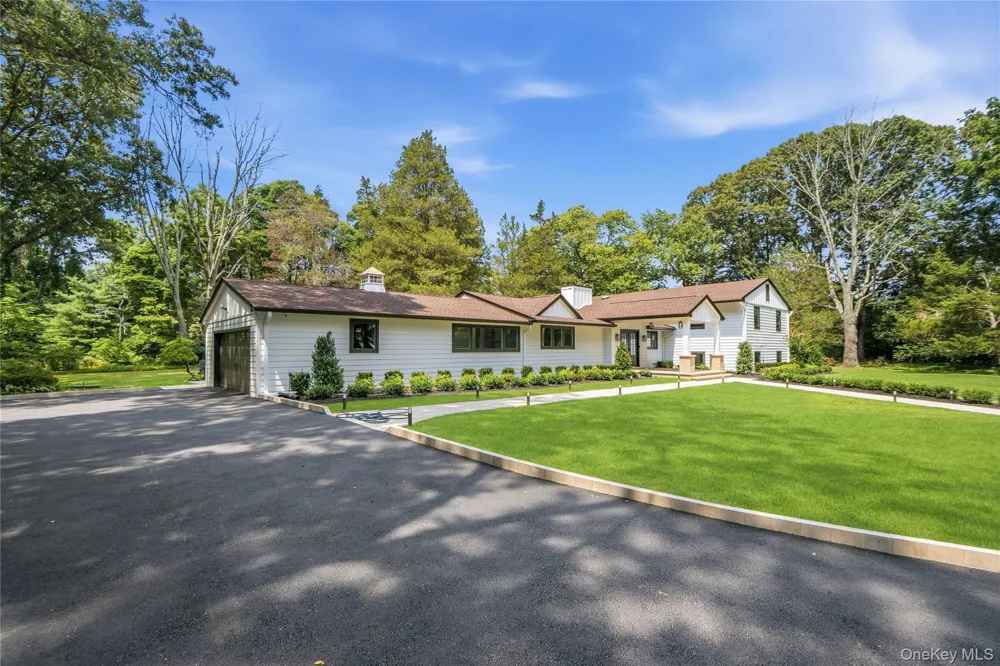31 Saw Mill Road Cold Spring Harbor, NY 11724
