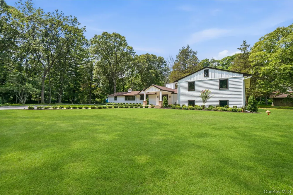 31 Saw Mill Road Cold Spring Harbor, NY 11724