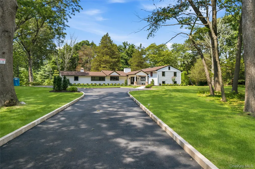 31 Saw Mill Road Cold Spring Harbor, NY 11724
