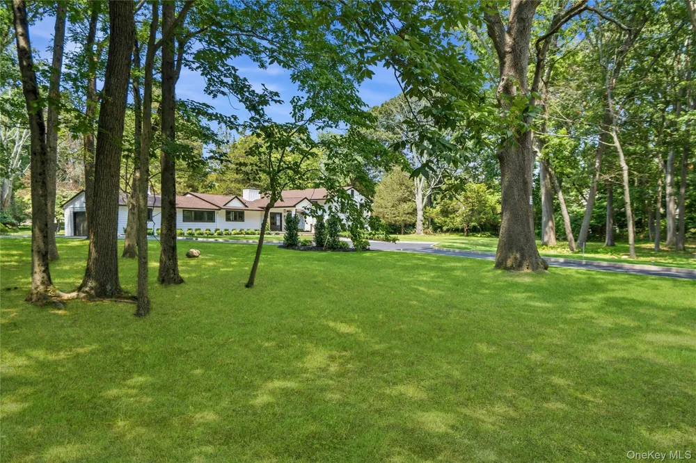 31 Saw Mill Road Cold Spring Harbor, NY 11724