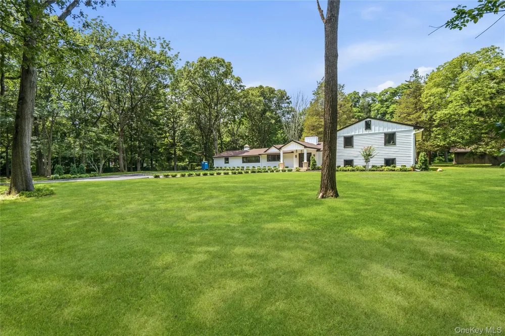 31 Saw Mill Road Cold Spring Harbor, NY 11724