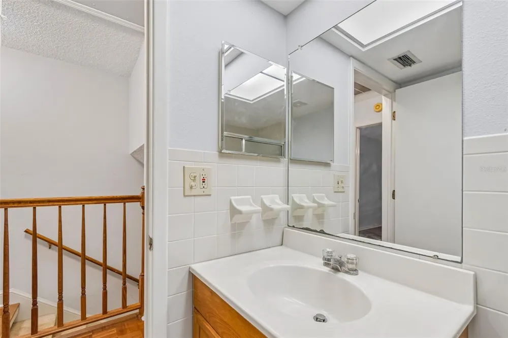 2131 RIDGE ROAD S #99 Largo, FL 33778