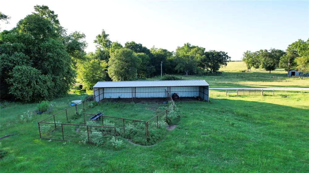 3188 S State Highway 75 Buffalo, TX 75831