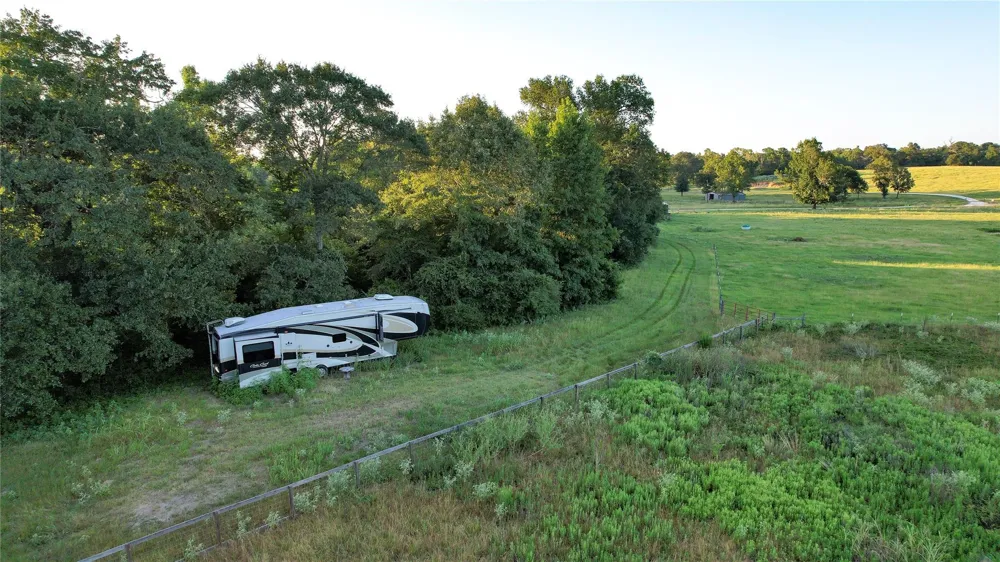 3188 S State Highway 75 Buffalo, TX 75831