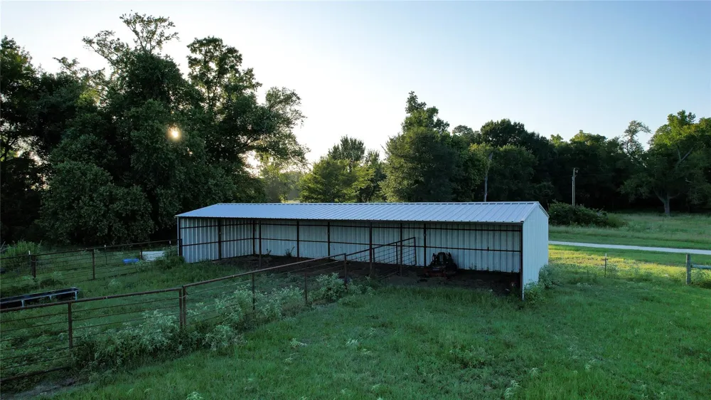 3188 S State Highway 75 Buffalo, TX 75831