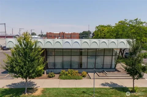 103 E Poplar Street