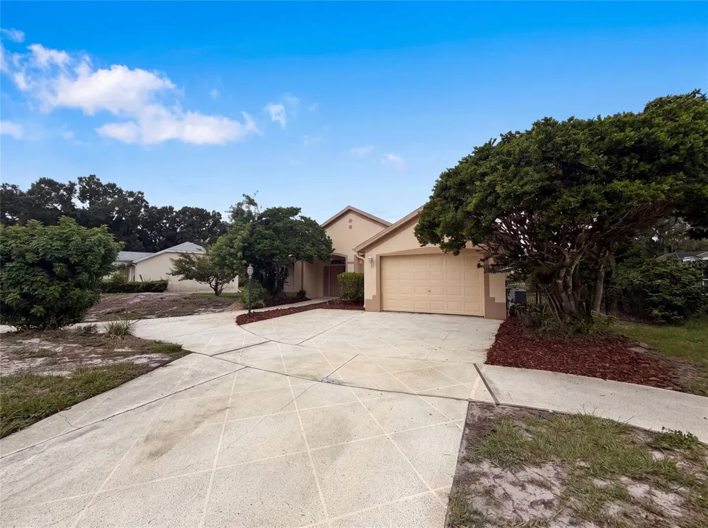5217 PONCE DE LEON BOULEVARD Sebring, FL 33872