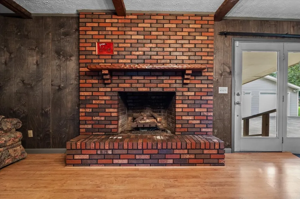 166 Parrish Ln Mc Ewen, TN 37101
