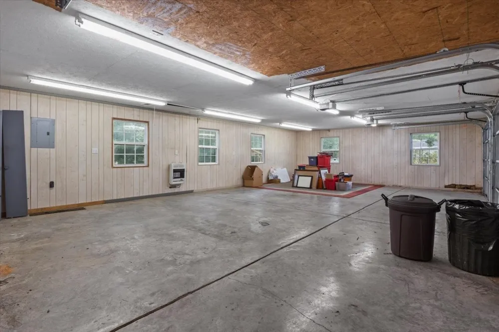166 Parrish Ln Mc Ewen, TN 37101