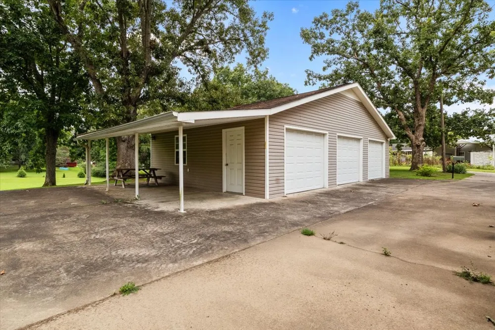 166 Parrish Ln Mc Ewen, TN 37101