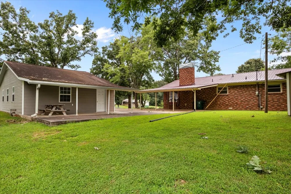 166 Parrish Ln Mc Ewen, TN 37101
