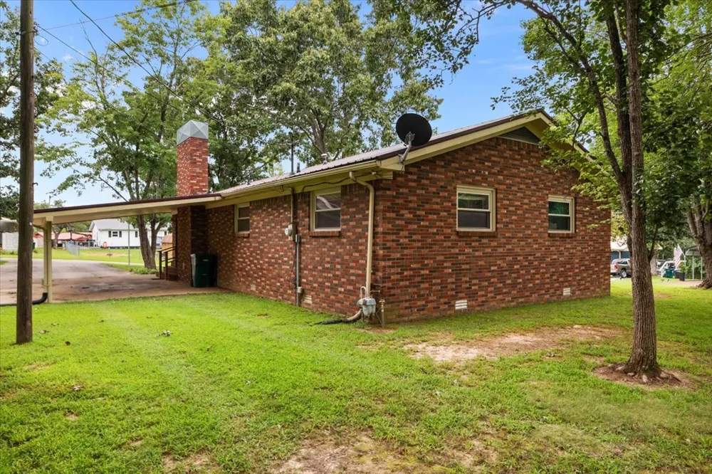 166 Parrish Ln Mc Ewen, TN 37101