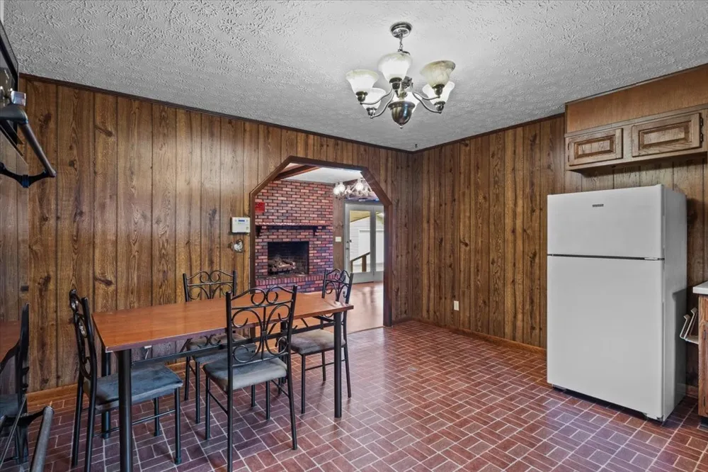 166 Parrish Ln Mc Ewen, TN 37101