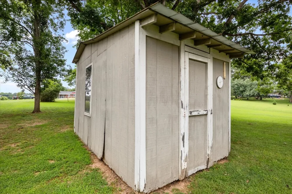 166 Parrish Ln Mc Ewen, TN 37101