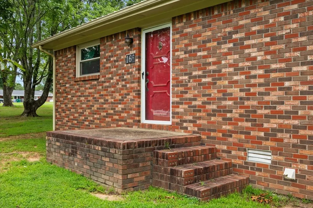 166 Parrish Ln Mc Ewen, TN 37101