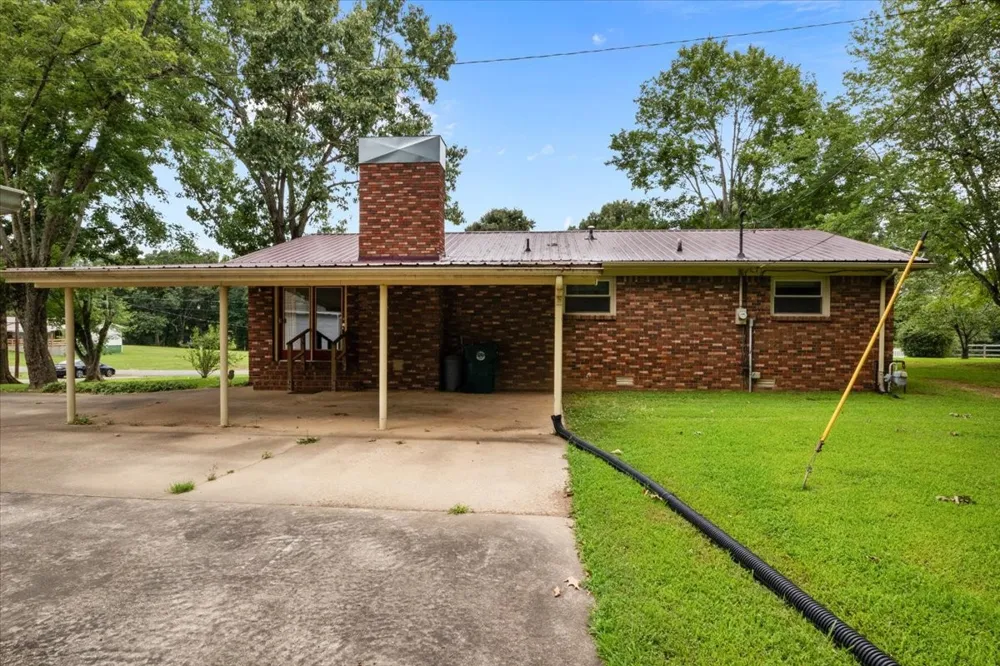 166 Parrish Ln Mc Ewen, TN 37101