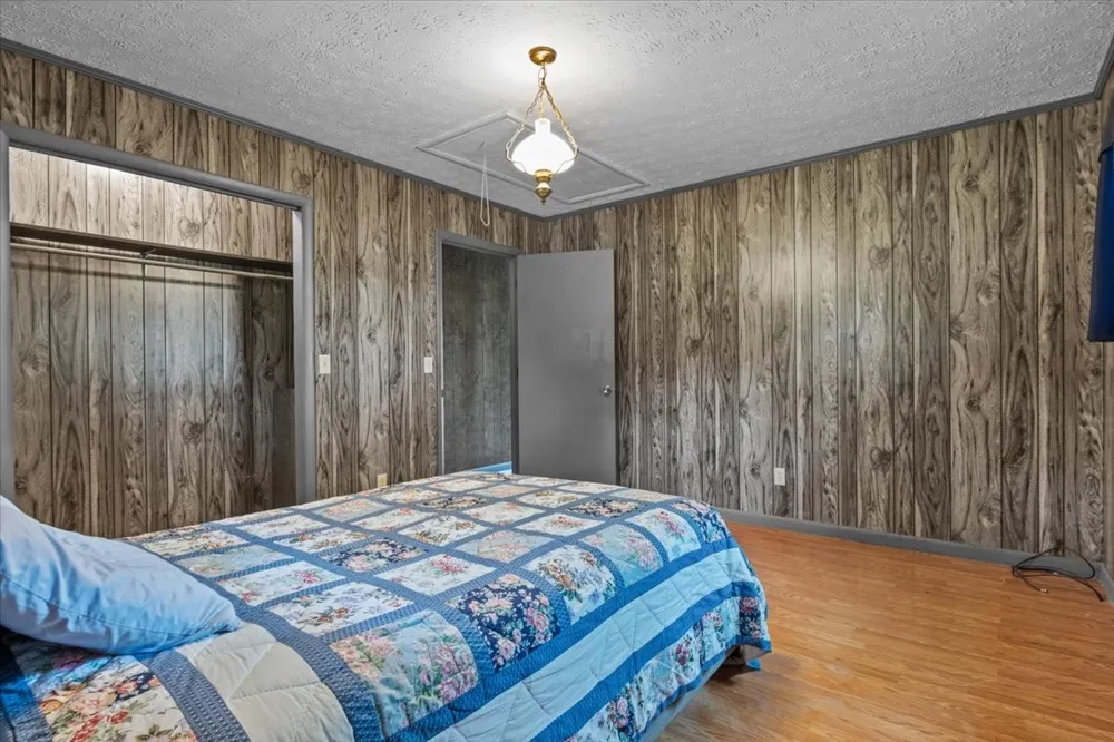 166 Parrish Ln Mc Ewen, TN 37101