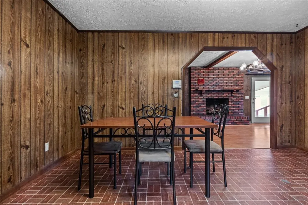166 Parrish Ln Mc Ewen, TN 37101