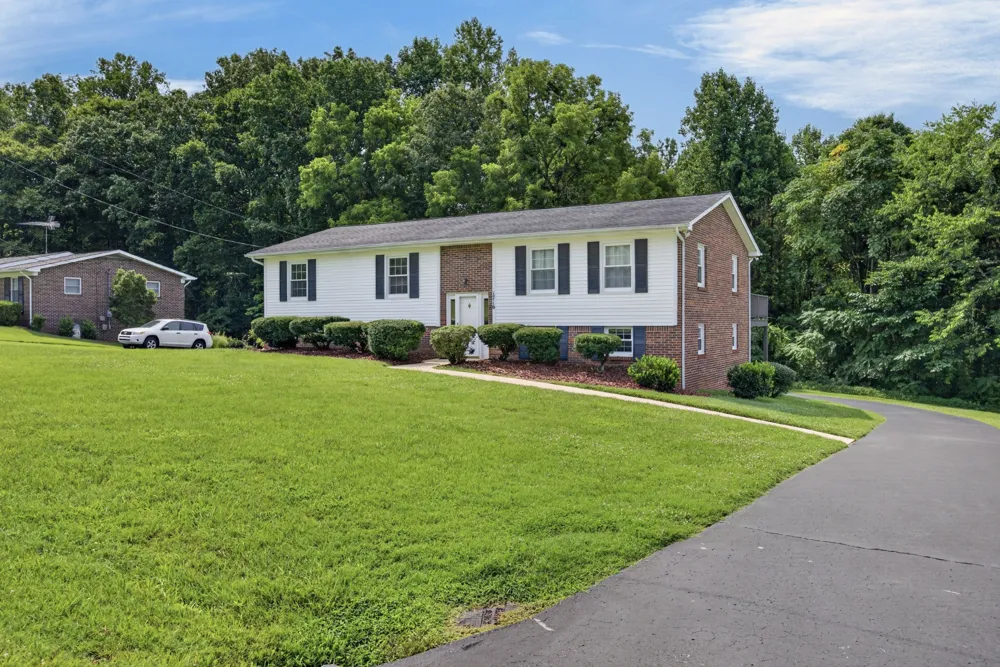 1716 Brookdale Ave Cookeville, TN 38506