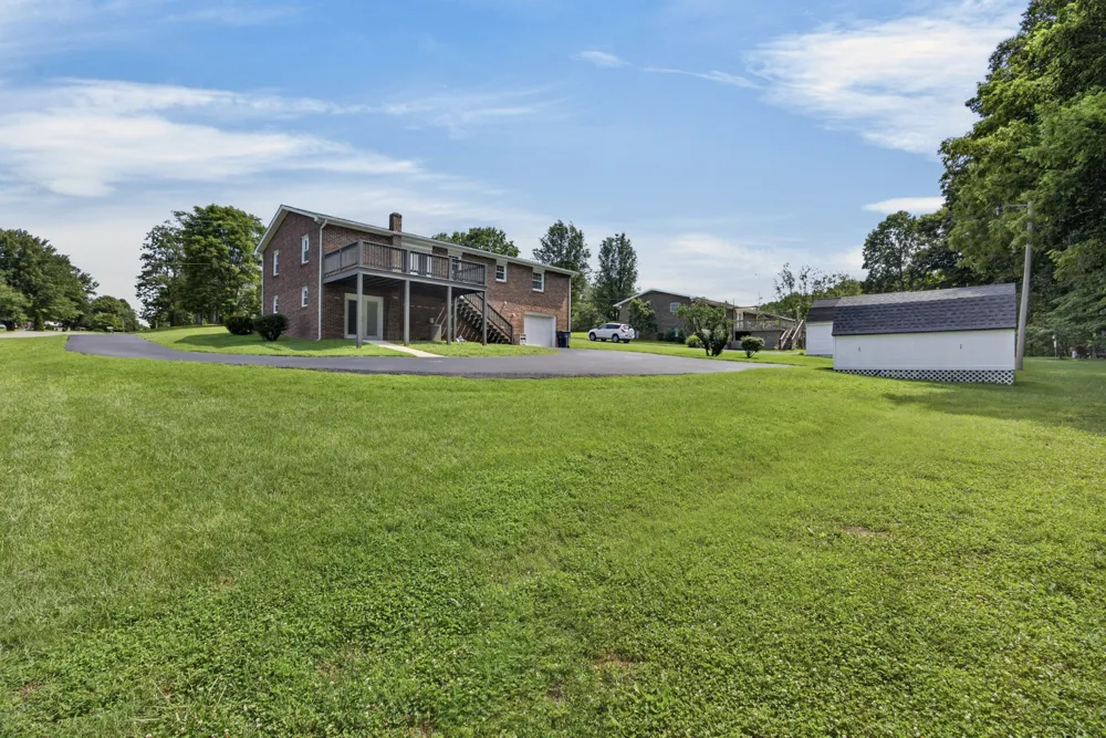 1716 Brookdale Ave Cookeville, TN 38506
