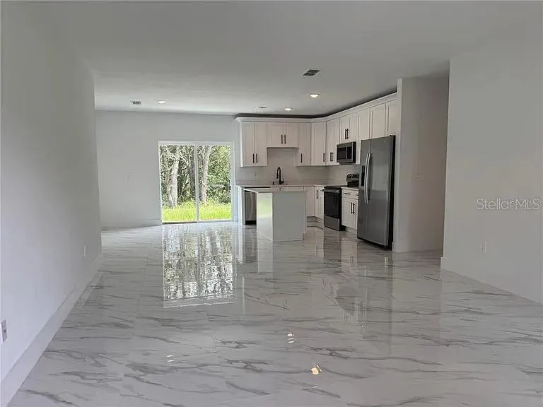 2007 W HAMPSHIRE BOULEVARD Citrus Springs, FL 34434