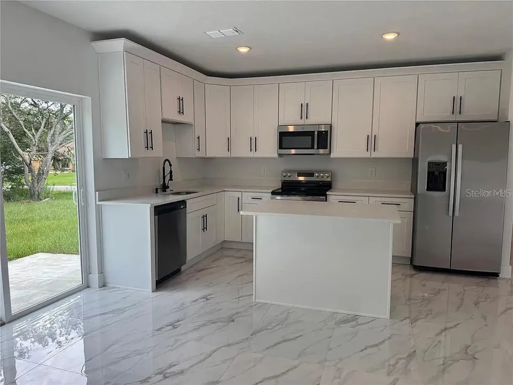 2007 W HAMPSHIRE BOULEVARD Citrus Springs, FL 34434