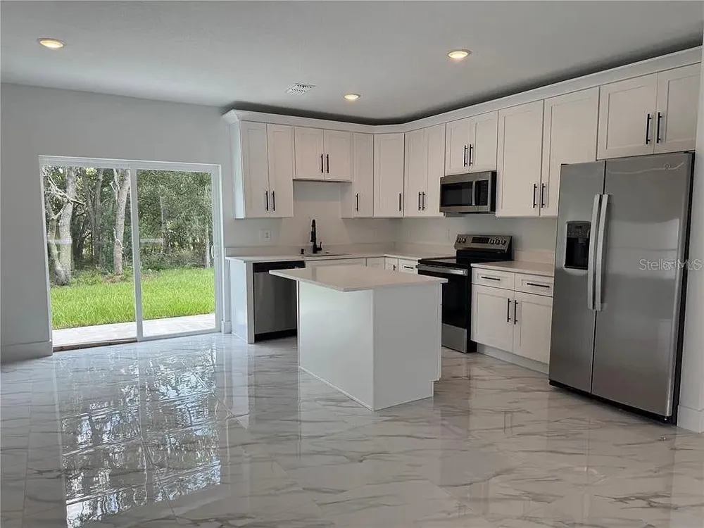 2007 W HAMPSHIRE BOULEVARD Citrus Springs, FL 34434