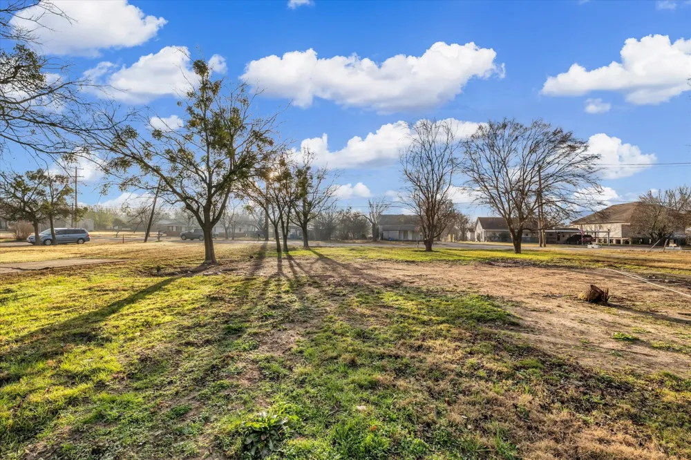 605 E Adams Street Itasca, TX 76055