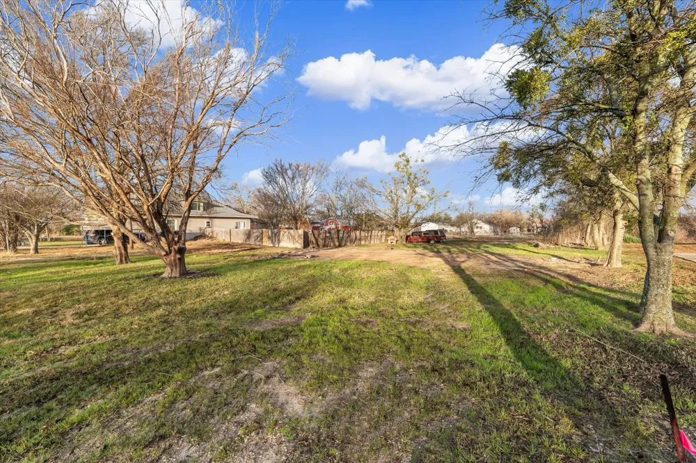 605 E Adams Street Itasca, TX 76055