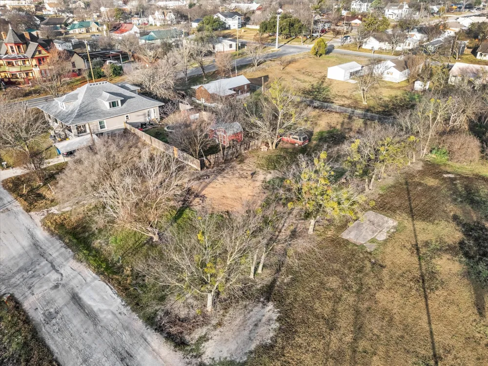 605 E Adams Street Itasca, TX 76055