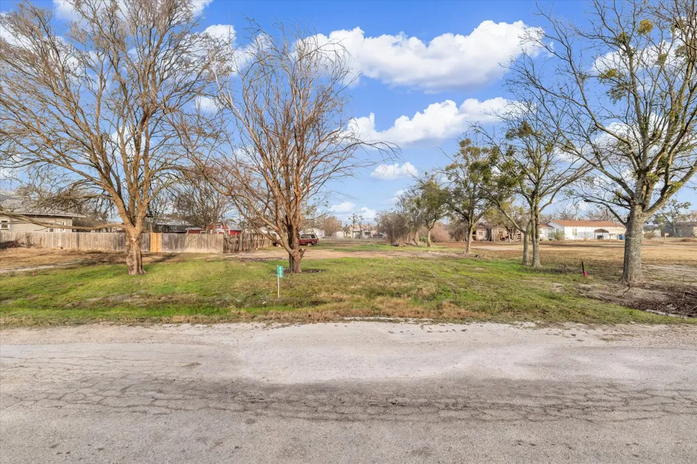 605 E Adams Street Itasca, TX 76055