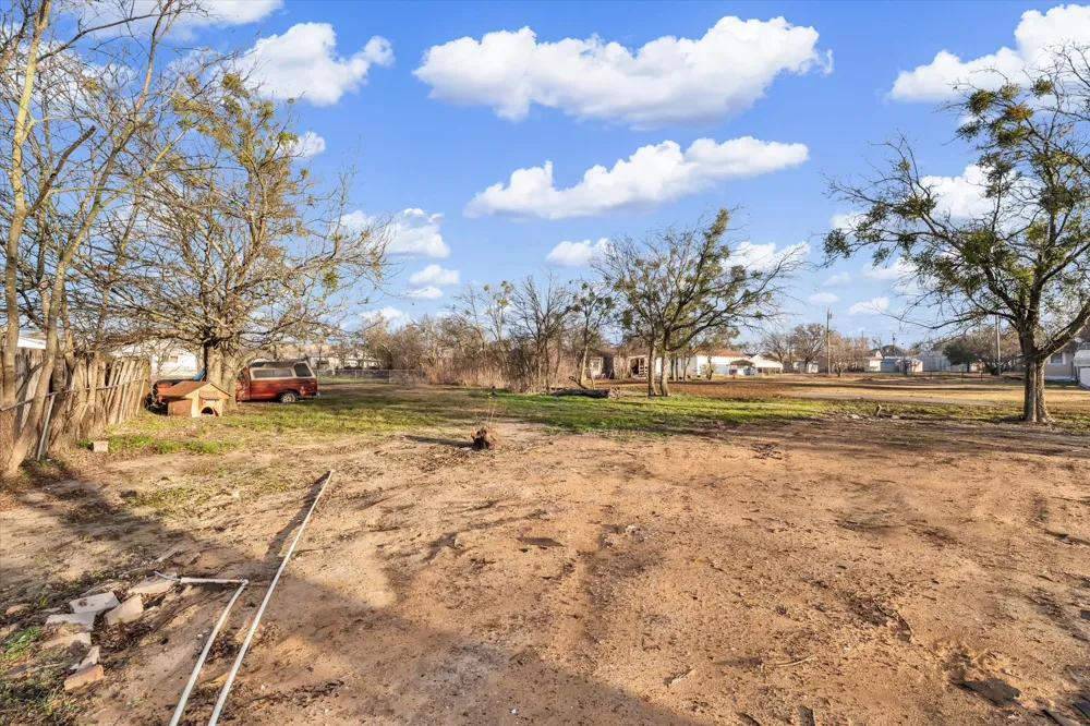 605 E Adams Street Itasca, TX 76055
