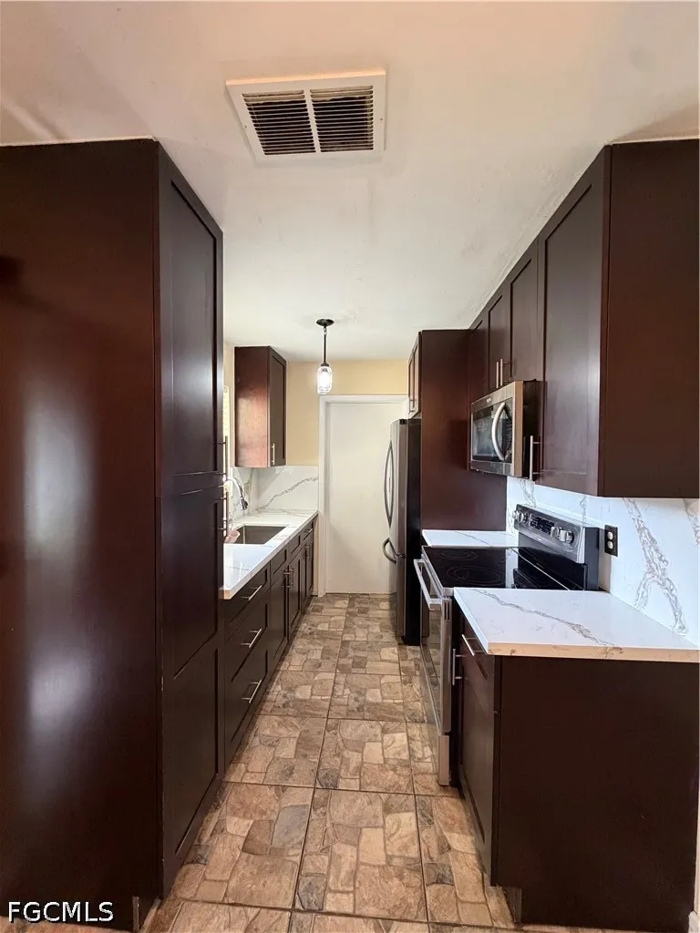 W Alverdez Avenue Clewiston, FL 33440
