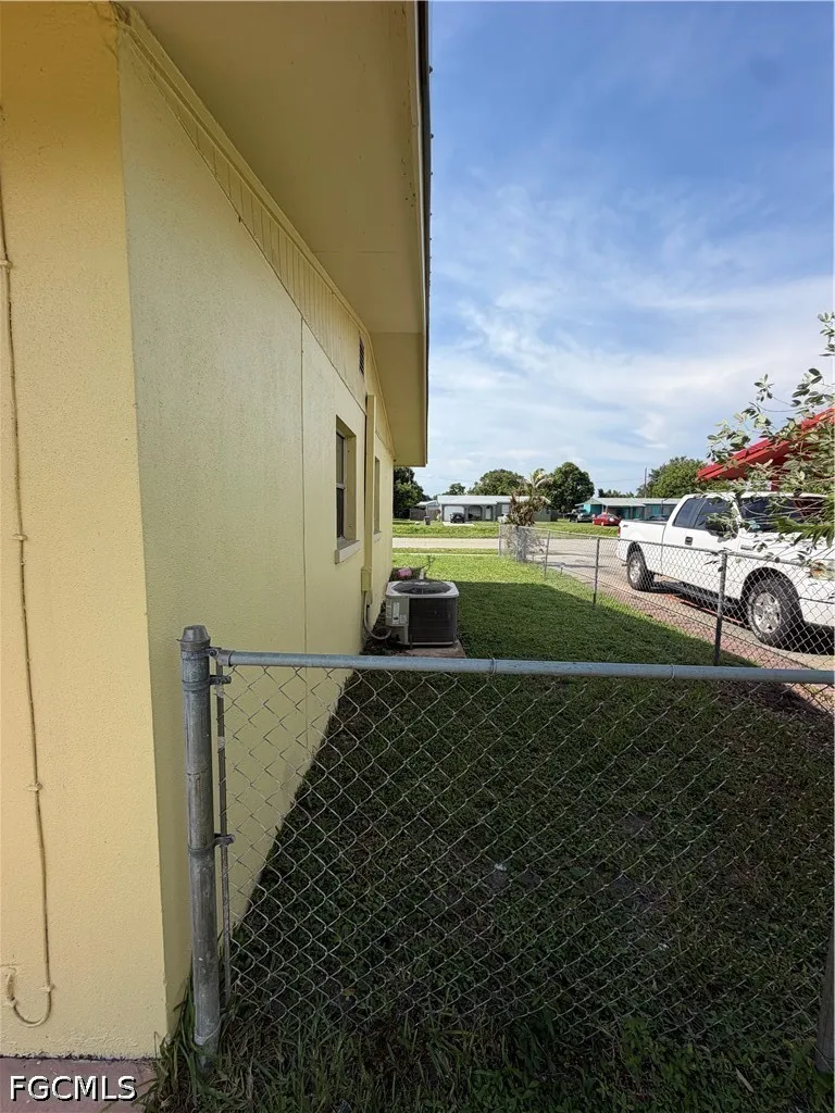 W Alverdez Avenue Clewiston, FL 33440
