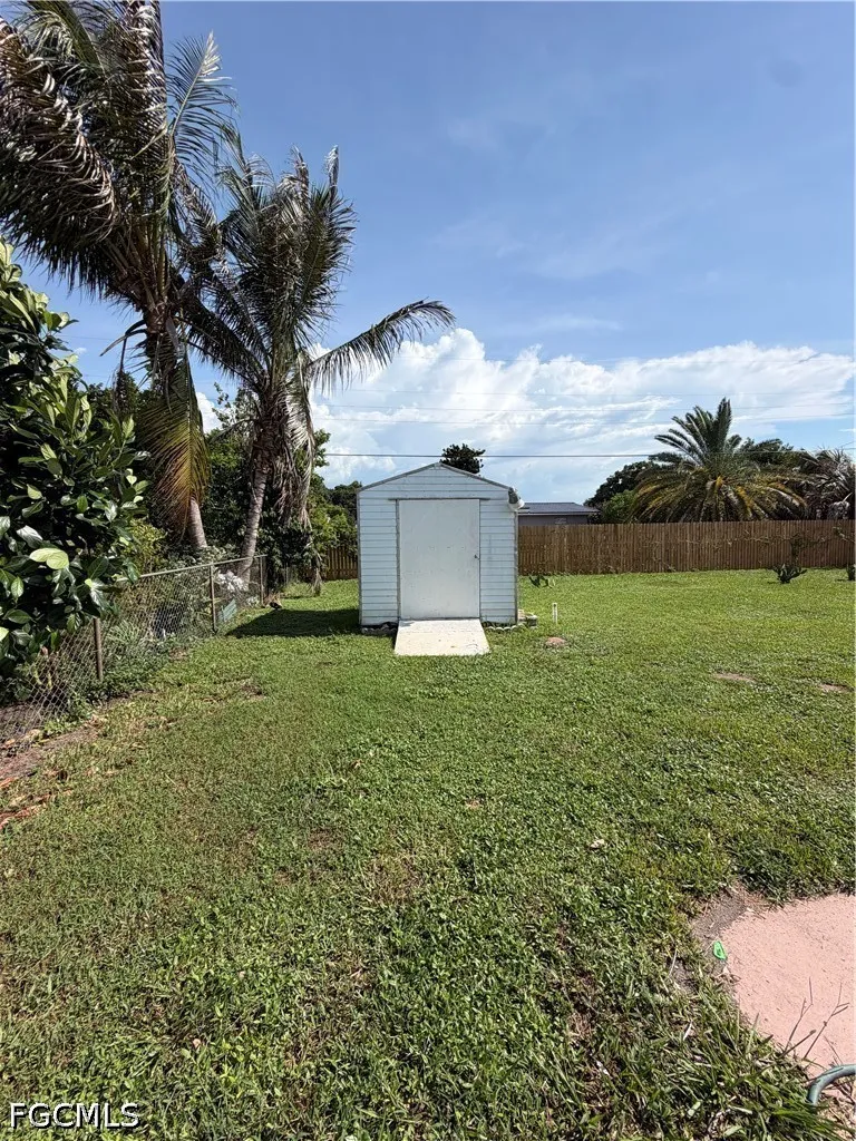 W Alverdez Avenue Clewiston, FL 33440