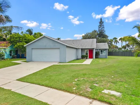 119 Lakeside Circle