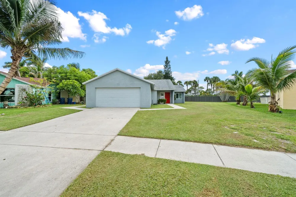 119 Lakeside Circle Jupiter, FL 33458