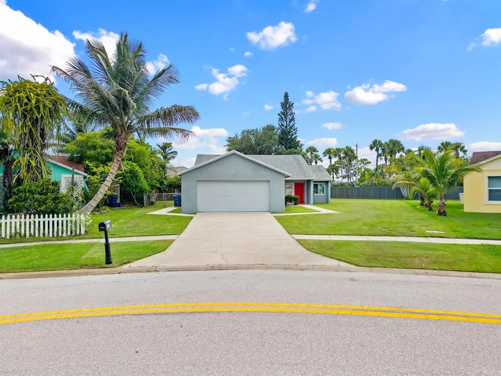 119 Lakeside Circle Jupiter, FL 33458