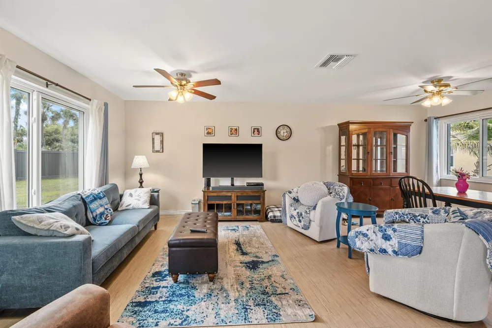 119 Lakeside Circle Jupiter, FL 33458