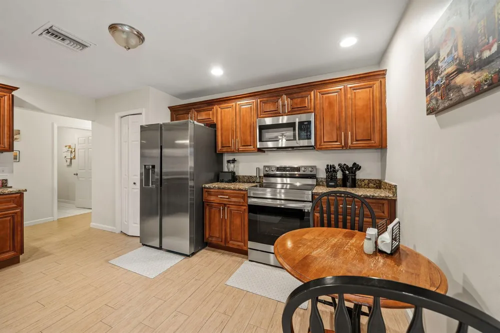 119 Lakeside Circle Jupiter, FL 33458