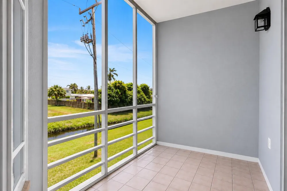 10000 Meridian Way #15 Palm Beach Gardens, FL 33410
