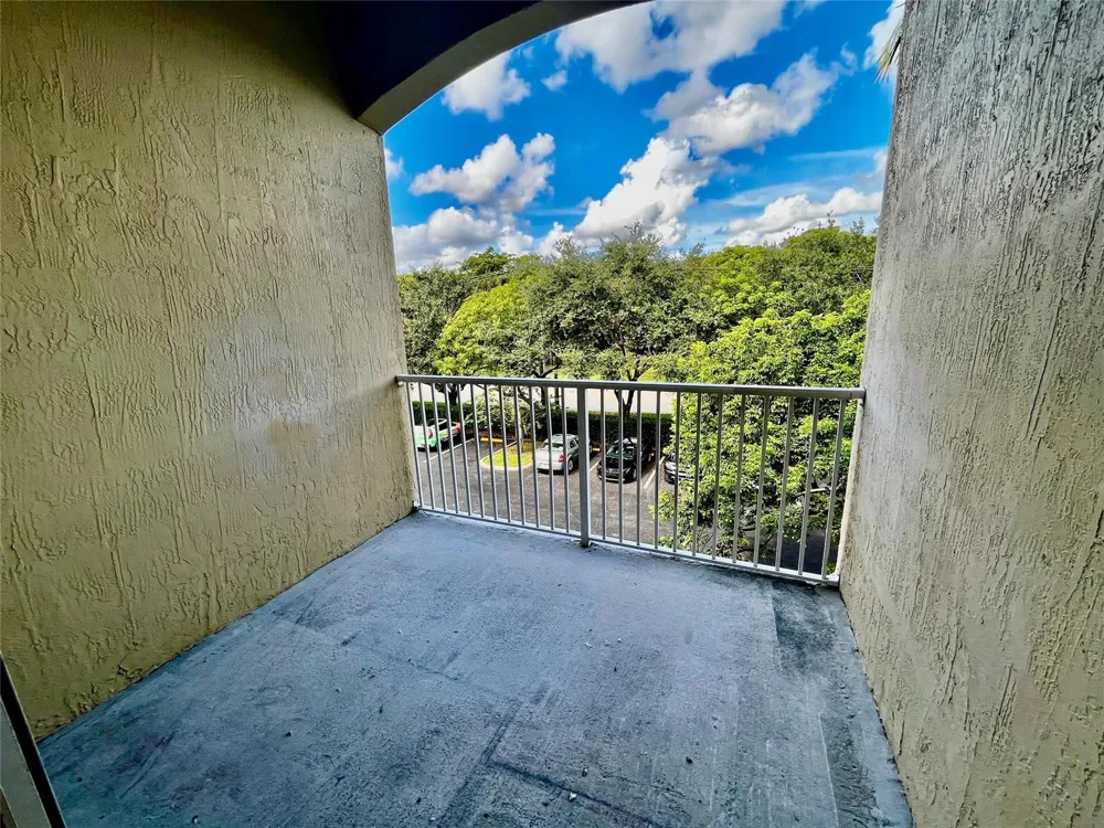 7085 NOVA DRIVE #311 Davie, FL 33317