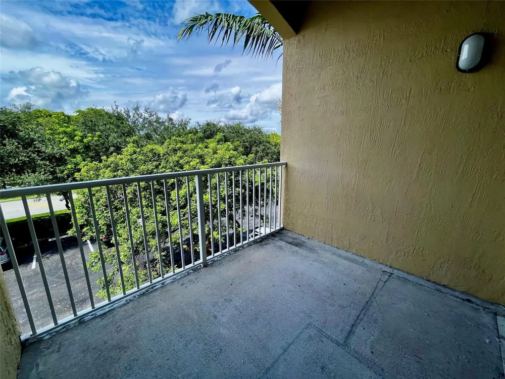 7085 NOVA DRIVE #311 Davie, FL 33317
