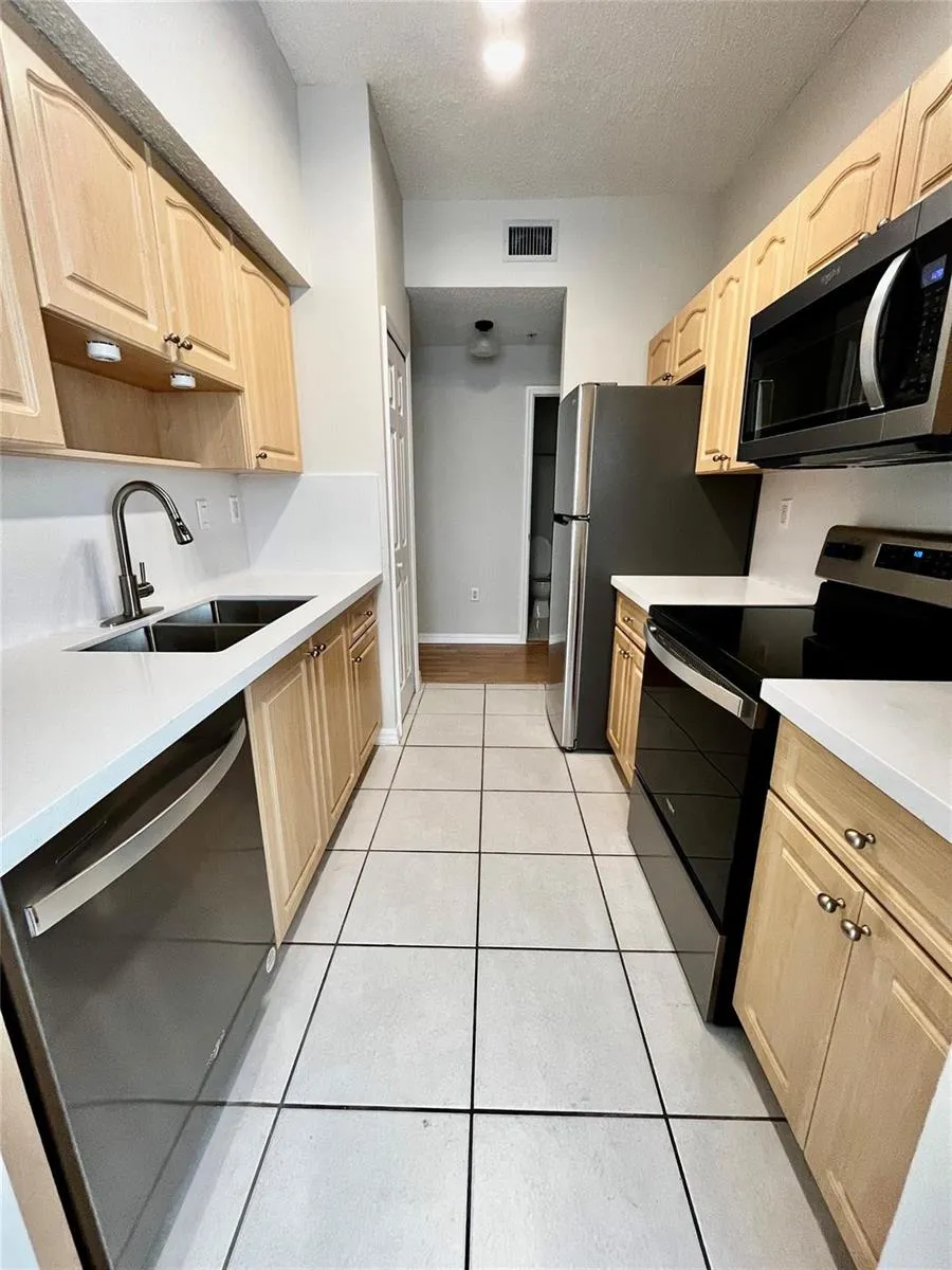 7085 NOVA DRIVE #311 Davie, FL 33317