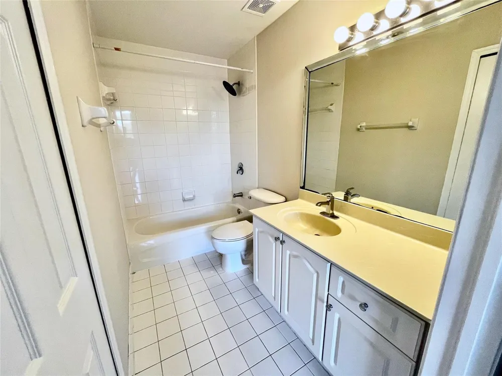 7085 NOVA DRIVE #311 Davie, FL 33317
