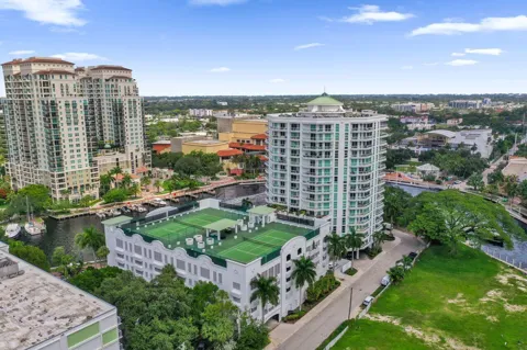 401 SW 4th Avenue #203