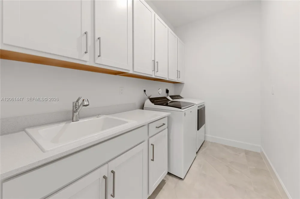 2671 NW 87th Ter Cooper City, FL 33024