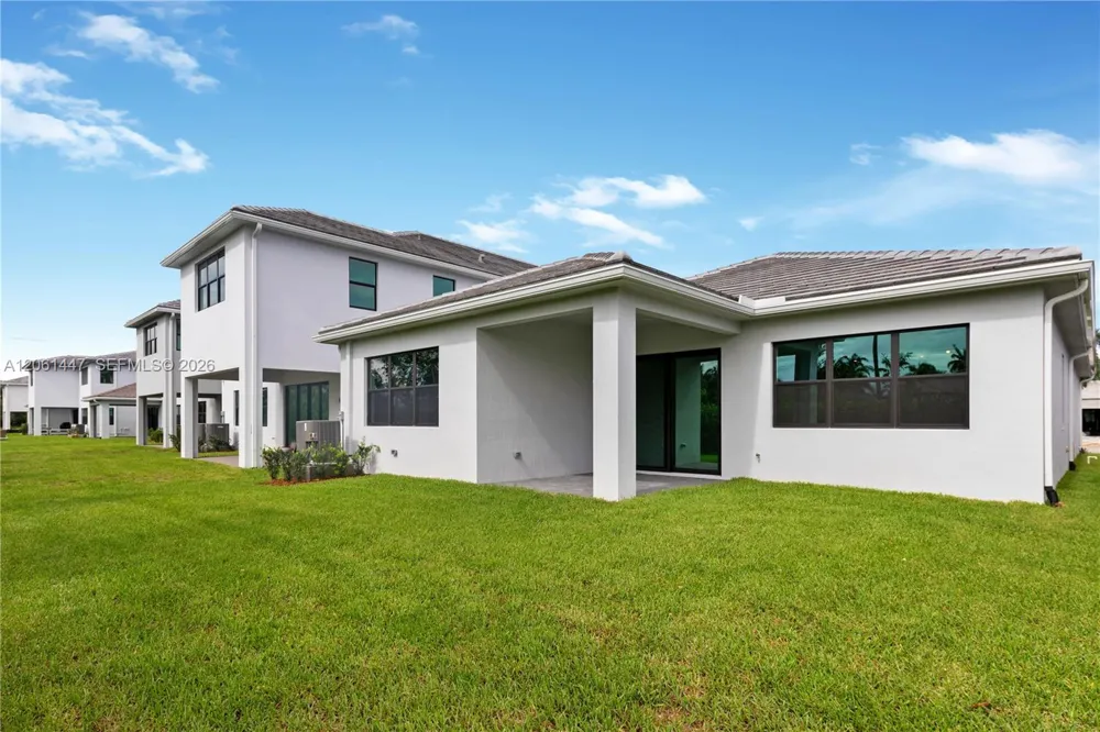 2671 NW 87th Ter Cooper City, FL 33024